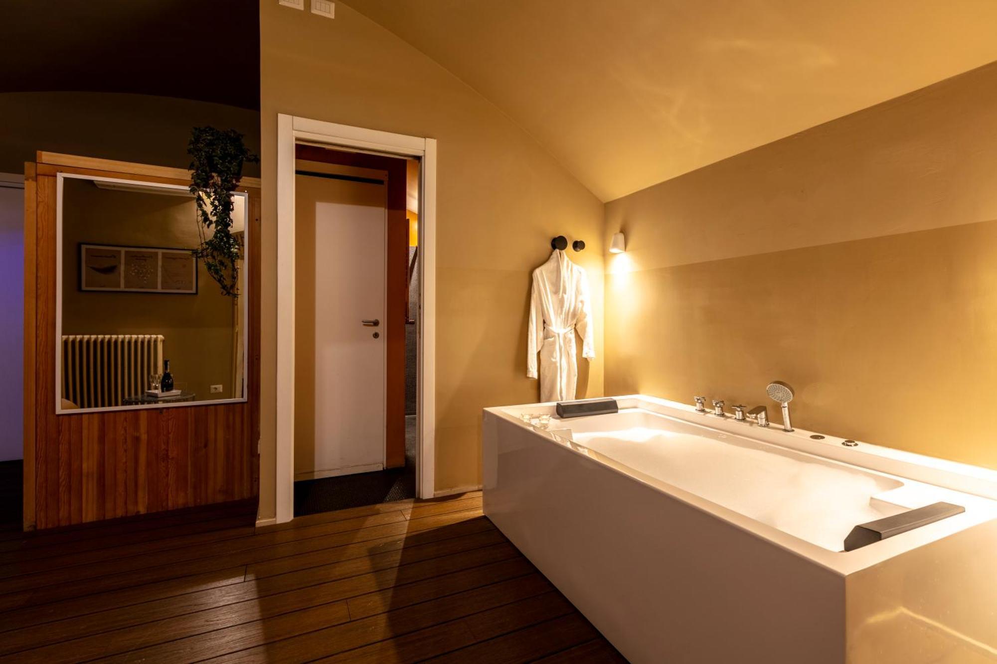 Romac Coronari With Gym, Sauna And Garden 外观 照片